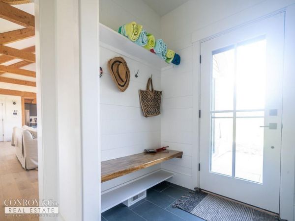 Cape Cod Home 994303