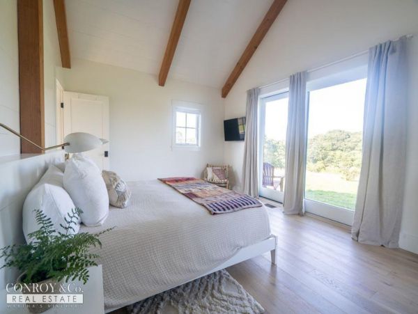 Cape Cod Home 994303
