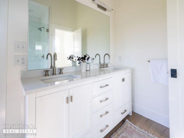 Cape Cod Home 994303