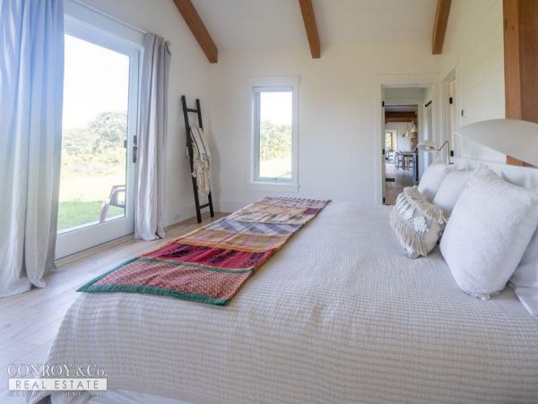 Cape Cod Home 994303
