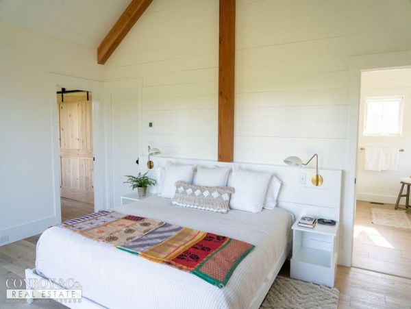 Cape Cod Home 994303