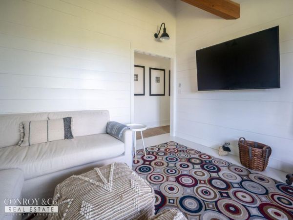 Cape Cod Home 994303