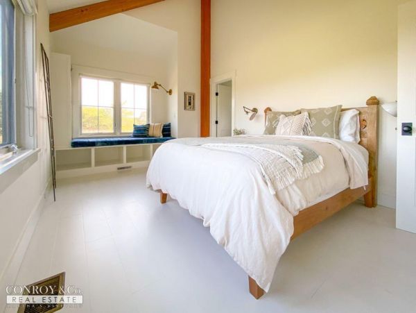 Cape Cod Home 994303