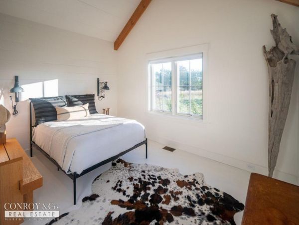 Cape Cod Home 994303