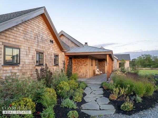 Cape Cod Home 994303