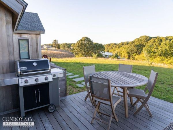 Cape Cod Home 994303
