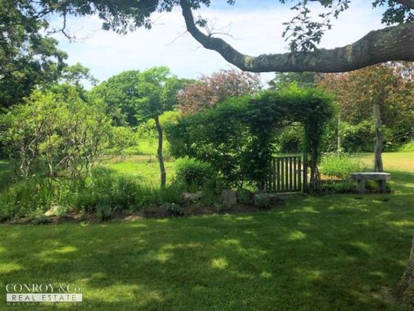 Cape Cod Home 994306