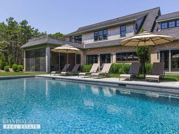 Cape Cod Home 994307