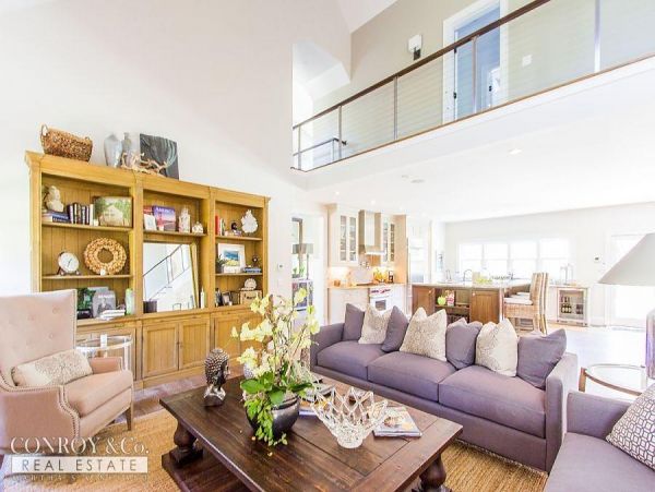 Cape Cod Home 994307
