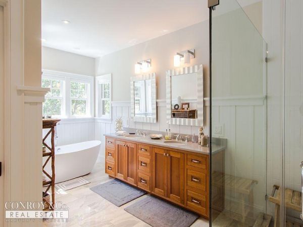 Cape Cod Home 994307