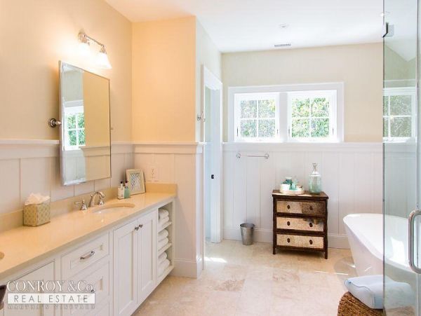 Cape Cod Home 994307