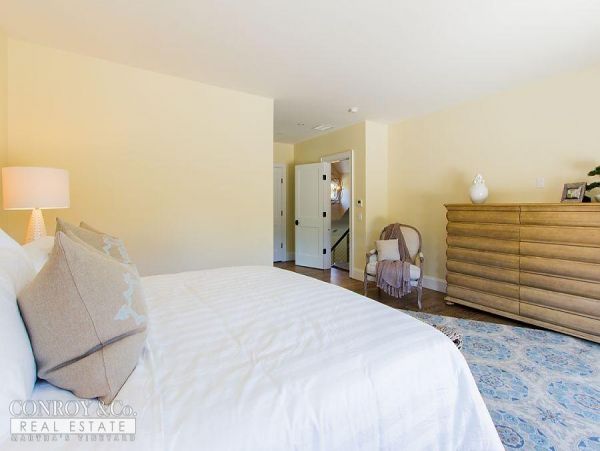 Cape Cod Home 994307