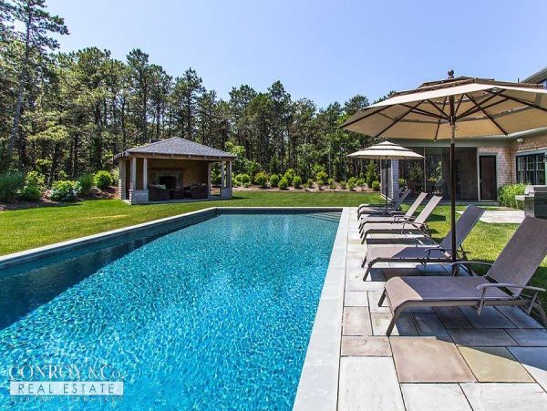 Cape Cod Home 994307