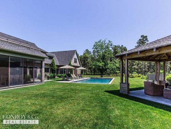 Cape Cod Home 994307