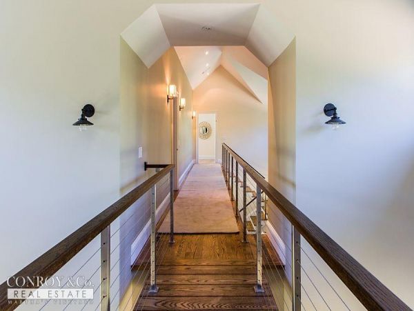 Cape Cod Home 994307