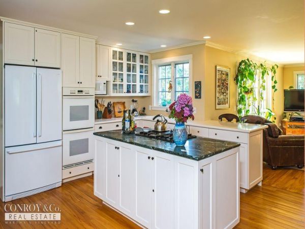 Cape Cod Home 994308