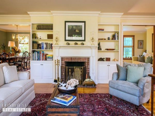 Cape Cod Home 994308