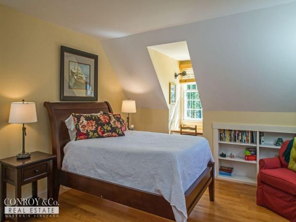 Cape Cod Home 994308