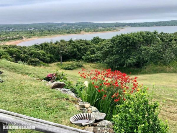 Cape Cod Home 994309