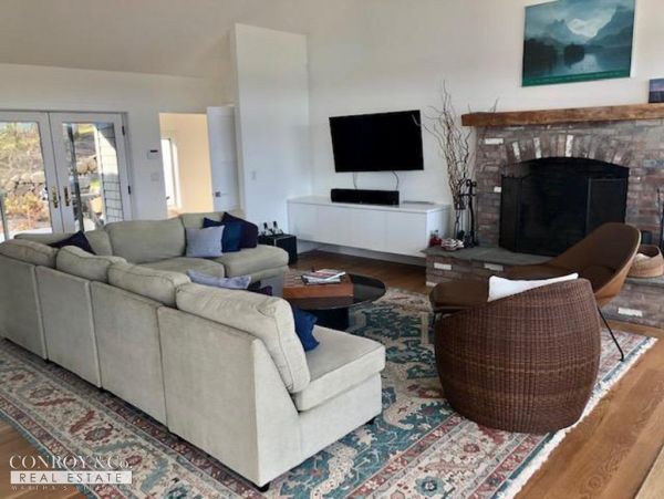 Cape Cod Home 994309