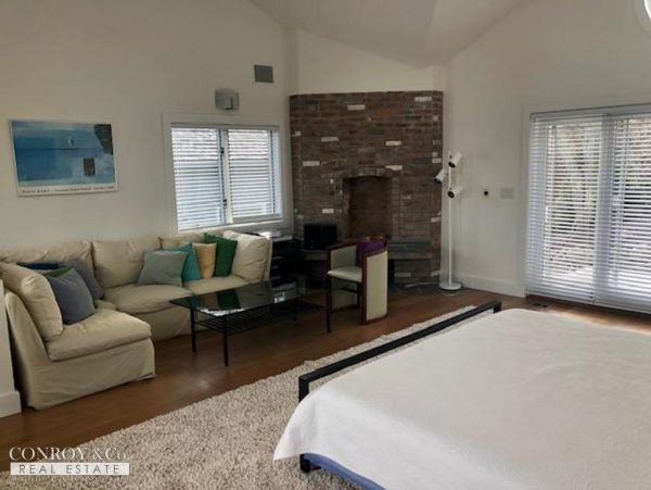 Cape Cod Home 994309