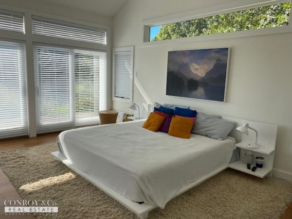 Cape Cod Home 994309