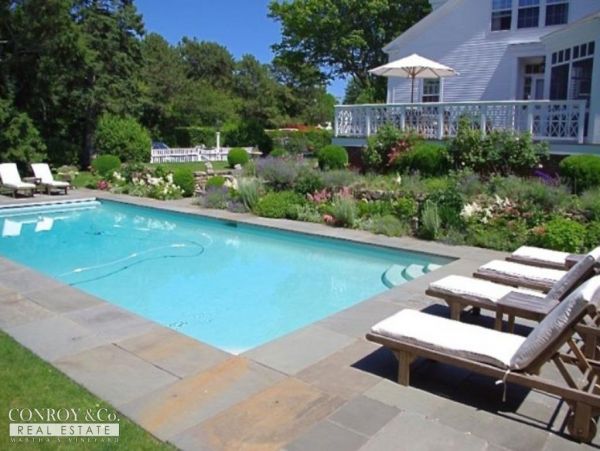 Cape Cod Home 994310