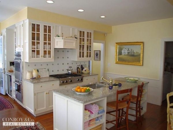 Cape Cod Home 994310