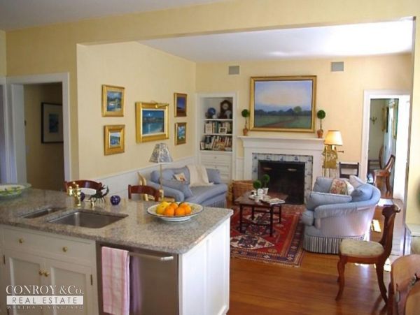 Cape Cod Home 994310