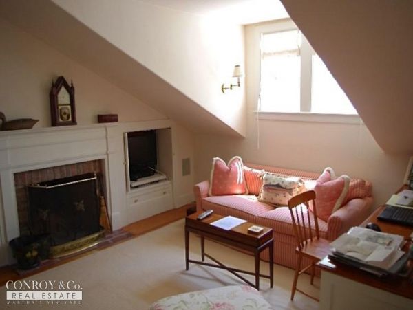 Cape Cod Home 994310
