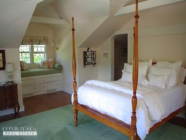 Cape Cod Home 994310