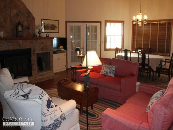 Cape Cod Home 994311