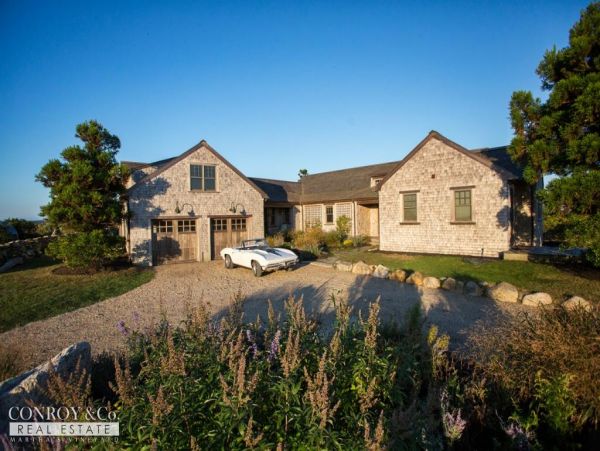 Cape Cod Home 994312