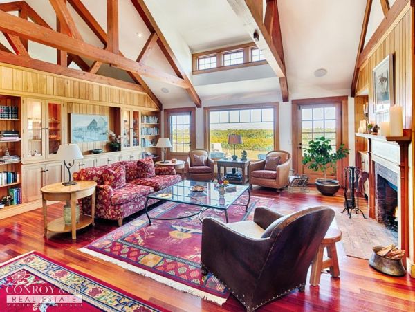 Cape Cod Home 994312