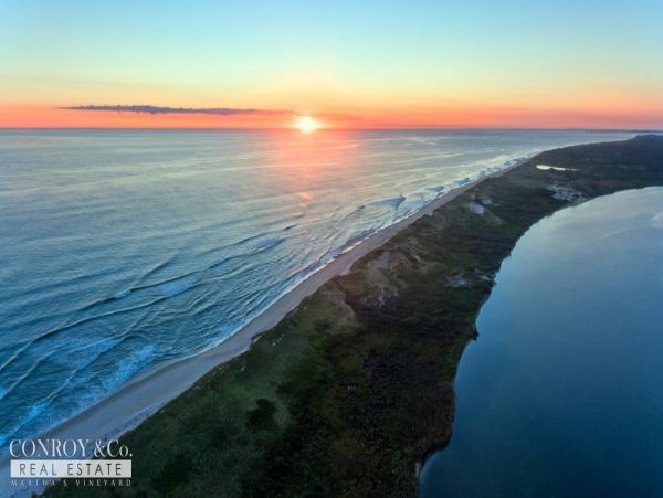 Cape Cod Home 994312