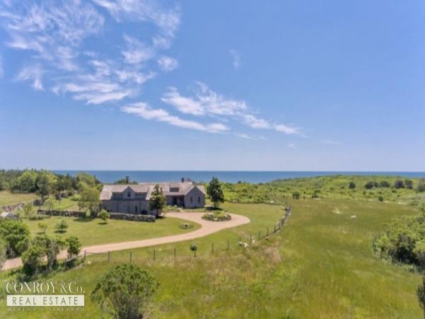 Cape Cod Home 994312