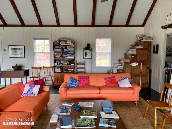 Cape Cod Home 994313