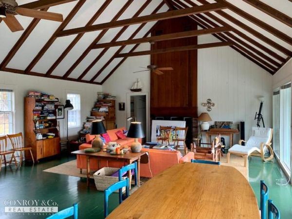 Cape Cod Home 994313