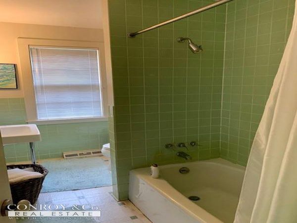 Cape Cod Home 994313