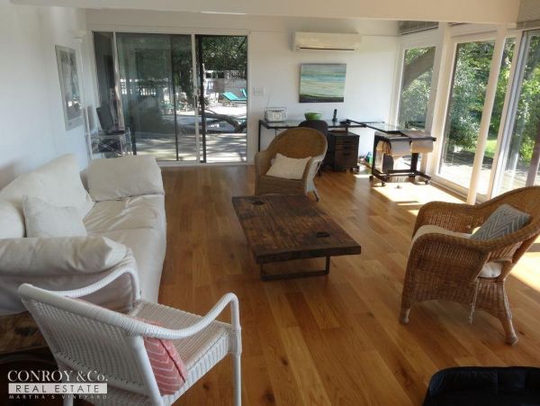 Cape Cod Home 994314