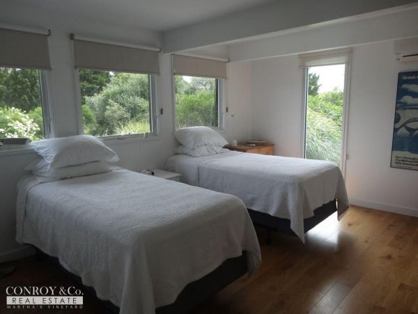 Cape Cod Home 994314