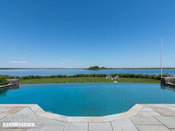Cape Cod Home 994315