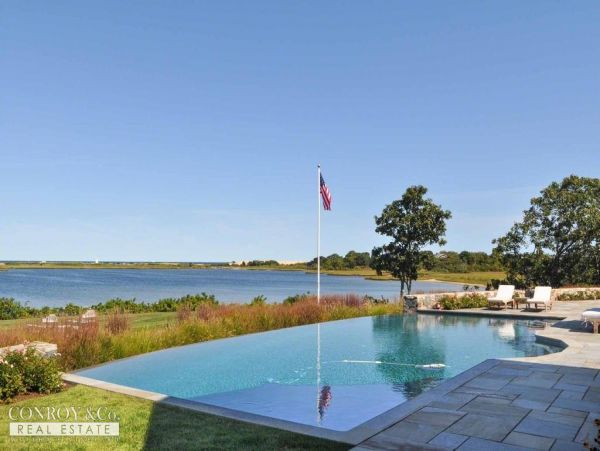 Cape Cod Home 994315