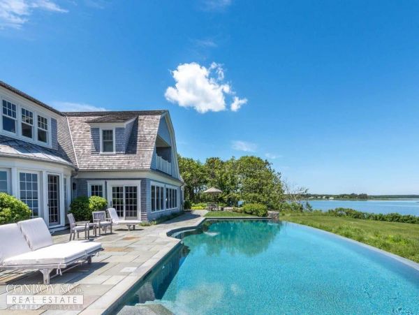 Cape Cod Home 994315