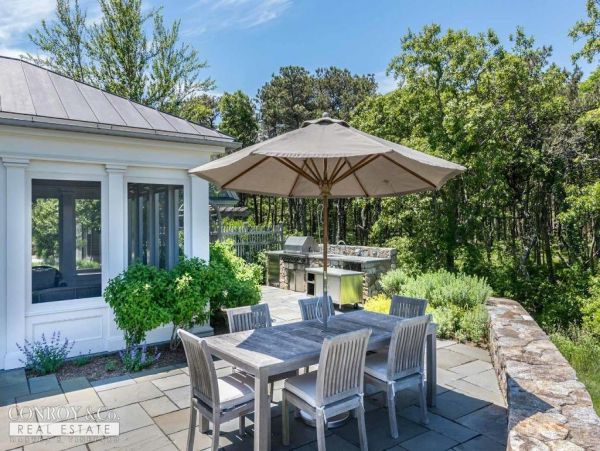 Cape Cod Home 994315