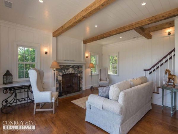 Cape Cod Home 994315