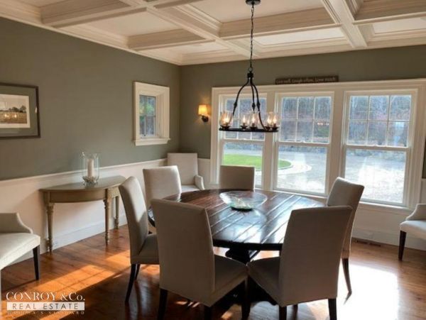 Cape Cod Home 994315