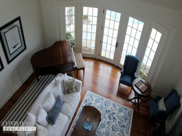 Cape Cod Home 994315