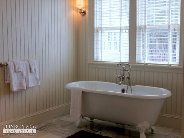 Cape Cod Home 994315