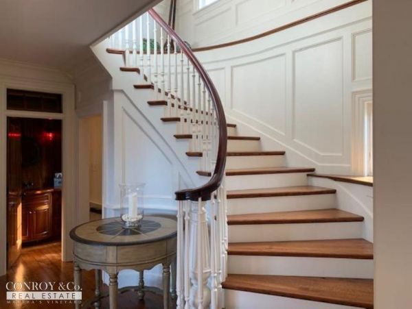 Cape Cod Home 994315
